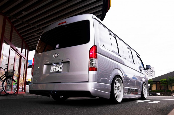 Versenygépet faragtak ebből a furgonból 4