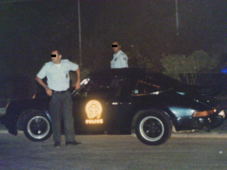 A görög rendőrök ezekkel a penge verdákkal harcoltak az illegális versenyzők ellen 7