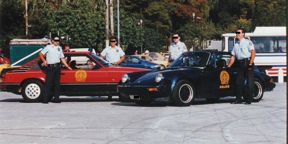 A görög rendőrök ezekkel a penge verdákkal harcoltak az illegális versenyzők ellen