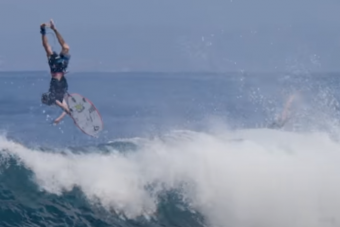 Ilyen érzés lehet óriás tengeri kígyón lovagolni