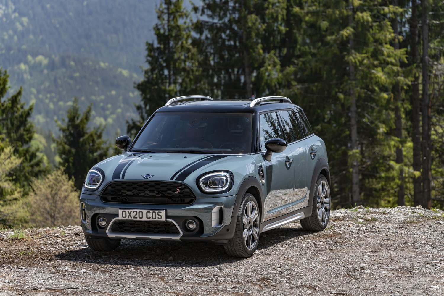 Két tucat fényképen a megújult Mini Countryman 120