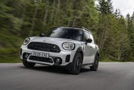 Két tucat fényképen a megújult Mini Countryman 376