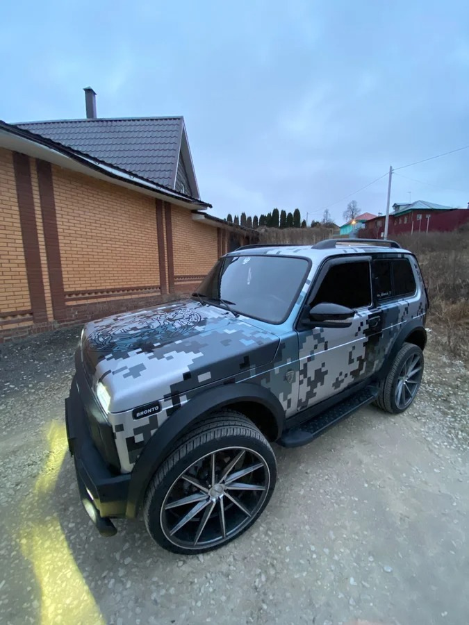 Egyre extrémebb Lada Nivákat építenek az oroszok, nem ritka a 22 colos kerék 6 | Vezess Egyre extrémebb Lada Nivákat építenek az oroszok, nem ritka a 22 colos kerék 6