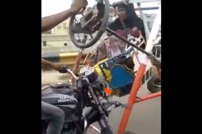 Házilag tákolt mini óriáskerék gurult valahol Indiában