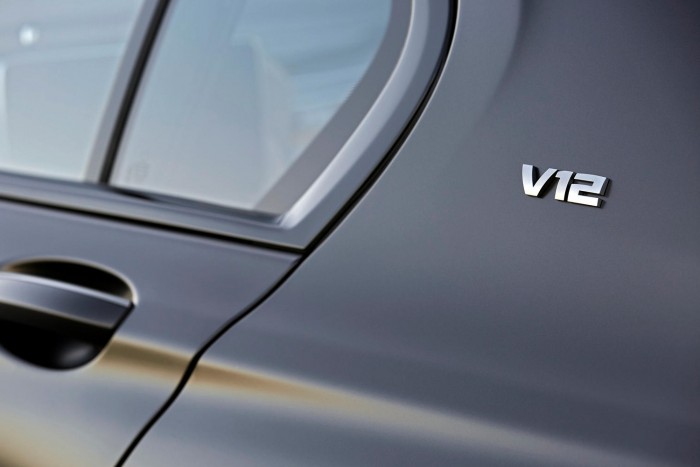 Búcsút inthetünk a 12 hengeres BMW-nek 1