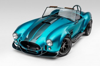 A modern Cobra ára 25 millió, plusz a motor