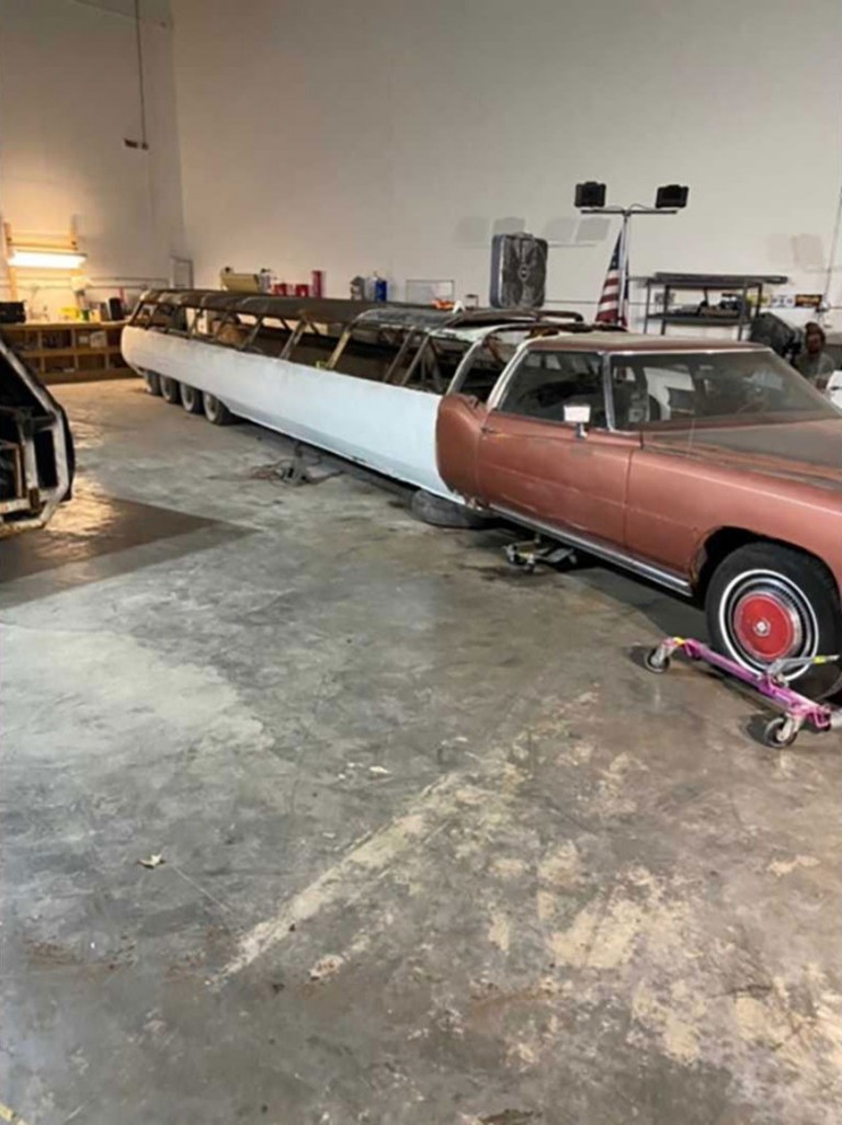 A halál rozsdás torkából rángatják vissza a világ leghosszabb limuzinját 5