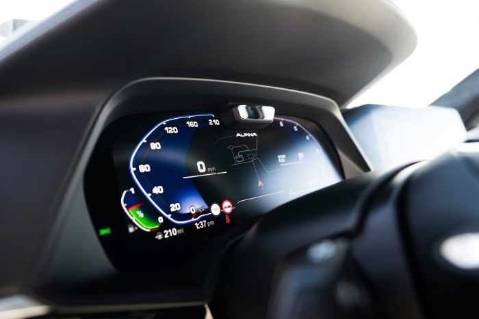 Emeletes luxusvilla, 620 lóerővel 6 | Vezess Emeletes luxusvilla, 620 lóerővel 6