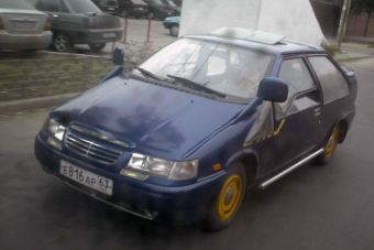 Egyedi Ladát faragott magának egy ablakimádó orosz autós