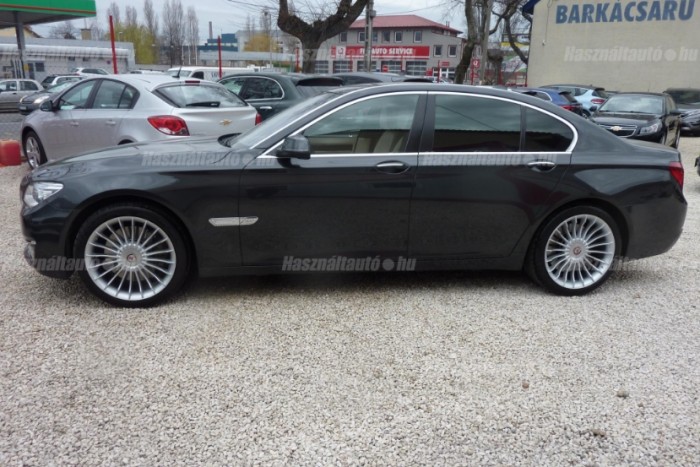 Räikkönen és kínai turisták a nap hirdetésében 2