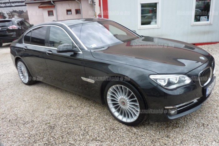 Räikkönen és kínai turisták a nap hirdetésében 1