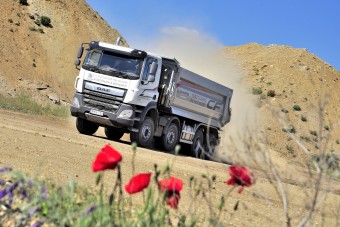 Magyar bányában nyúzzák a DAF új dömperét