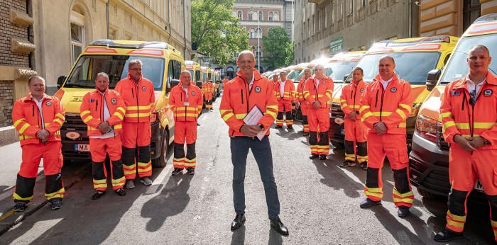 Húsz új autót kaptak a mentők 1 | Vezess Húsz új autót kaptak a mentők 1