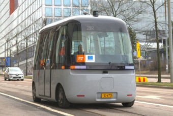 Újabb városokban tesztelik az önvezető minibuszokat