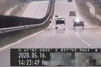 Úgy odalépett a 8-ason, hogy a traffipax is alig látta, repült a 300 ezres csekk