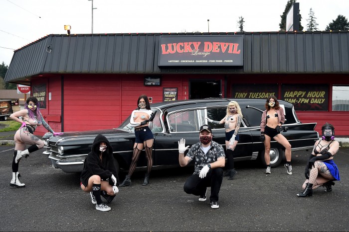 Autós sztriptízklub nyílt Amerikában – videó