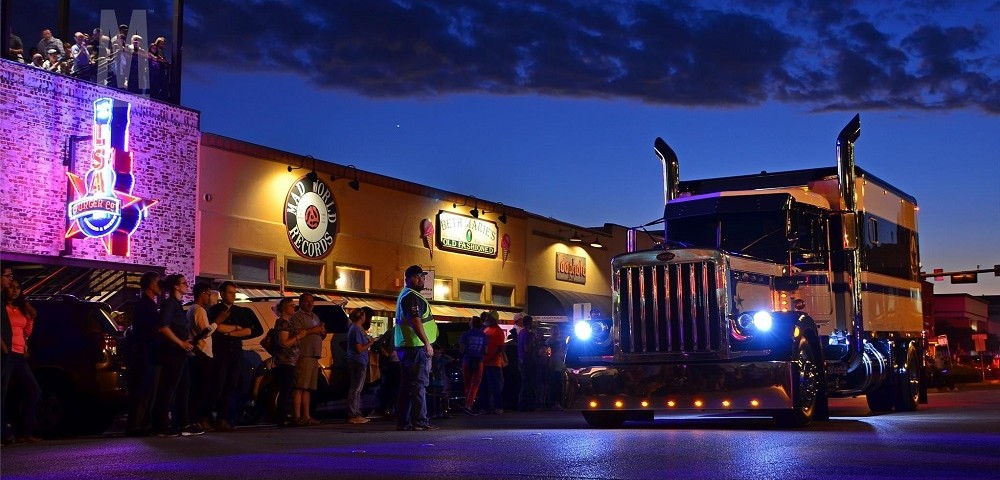 Felesleges a nyaraló, ha van egy ilyen teherautód