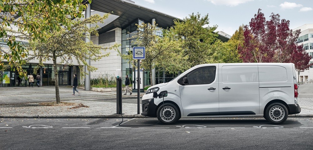 Megérkezett a Jumpy elektromos változata