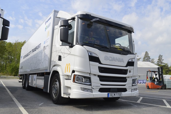 20 perc alatt feltölthető a Scania hibridje 2 | Vezess 20 perc alatt feltölthető a Scania hibridje 2