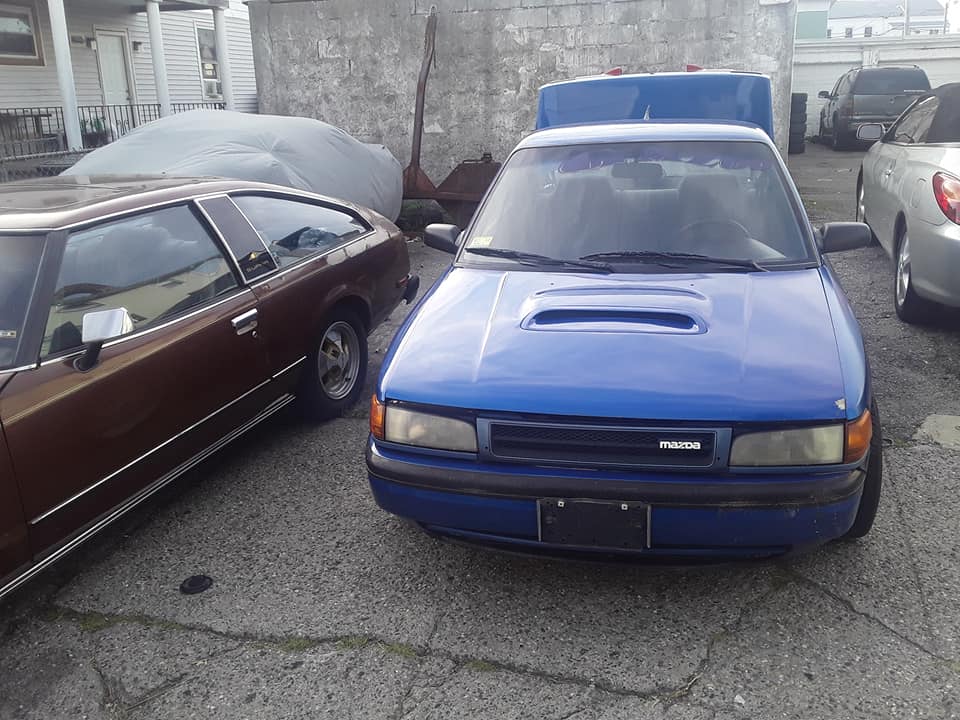 Ez lesz az eredménye, ha kivágjuk egy Mazda közepét 3