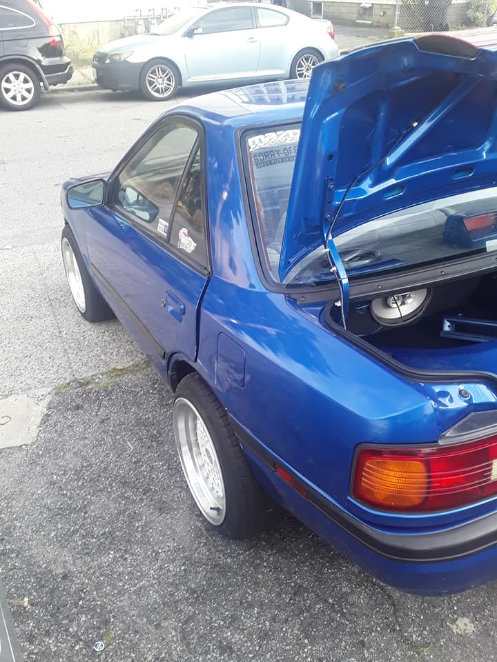 Ez lesz az eredménye, ha kivágjuk egy Mazda közepét 1