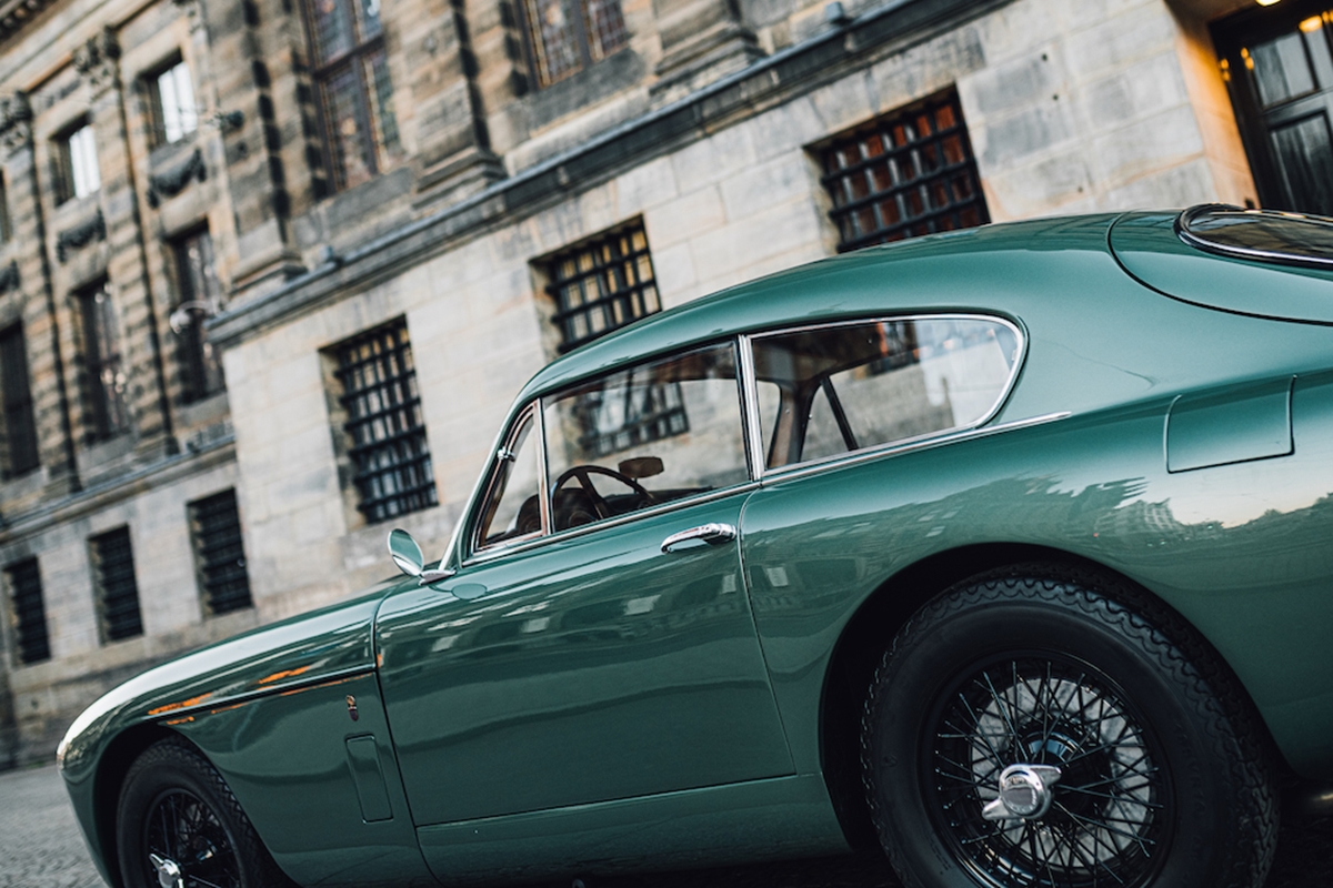 James Bond igazi Aston Martinja 17