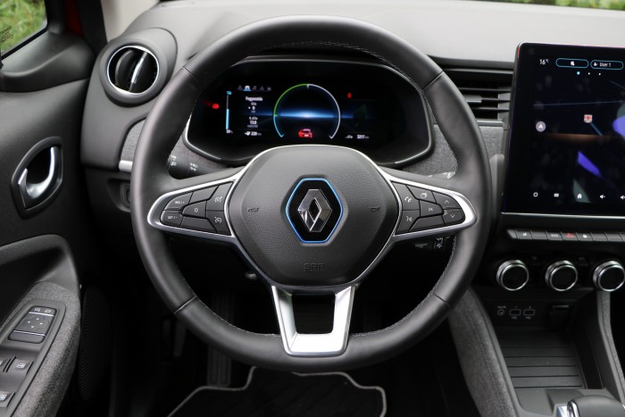 Már csak egy gond akad ezzel a francia villanyautóval 10