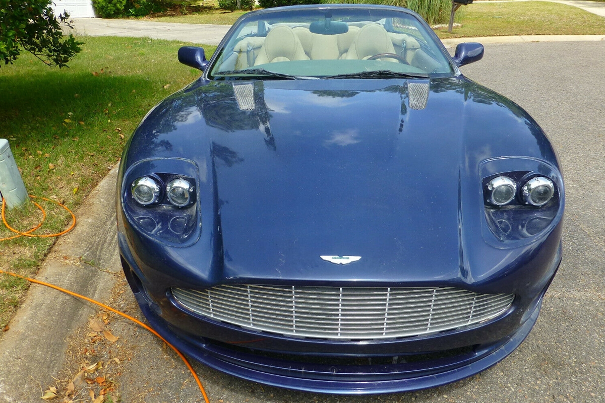 Ez a Jaguar Aston Martinná akart változni 6