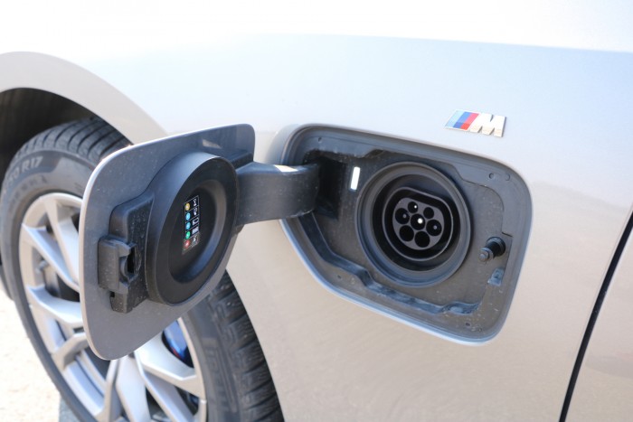 Ezért akar minden márka hibridet és villanyautót gyártani