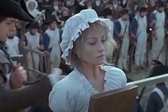 Nem várt összegért keltek el a lefejezett királyné relikviái