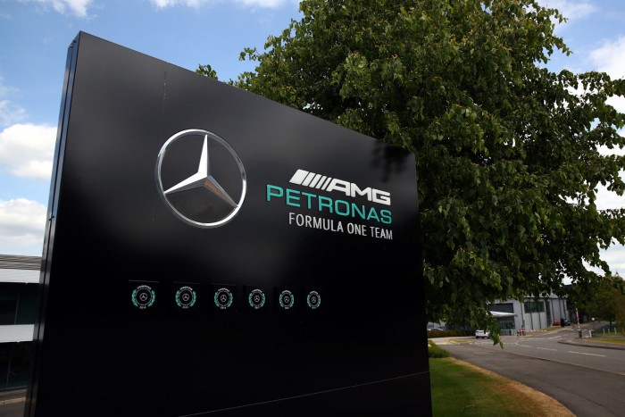 F1: Nem száll ki a Mercedes