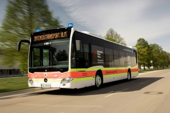 Mentőbusszal segítik a koronavírus elleni küzdelmet