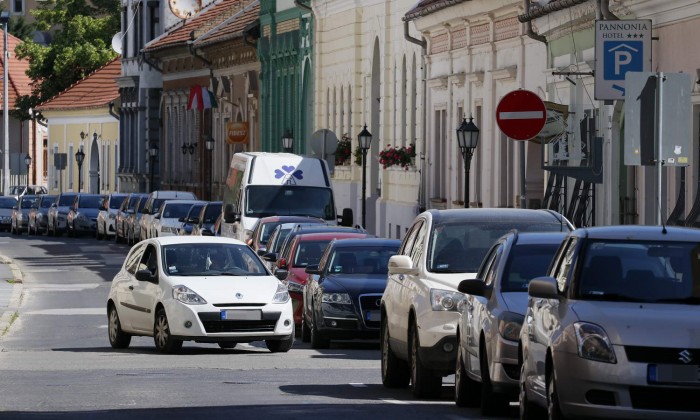 „Káosz uralkodik” – visszakérik a városok a fizetős parkolást 3 „Káosz uralkodik” – visszakérik a városok a fizetős parkolást 3