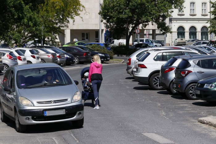 „Káosz uralkodik” – visszakérik a városok a fizetős parkolást 2 „Káosz uralkodik” – visszakérik a városok a fizetős parkolást 2