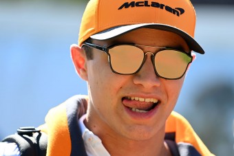 F1: Sokkot kapott a McLaren versenyzője