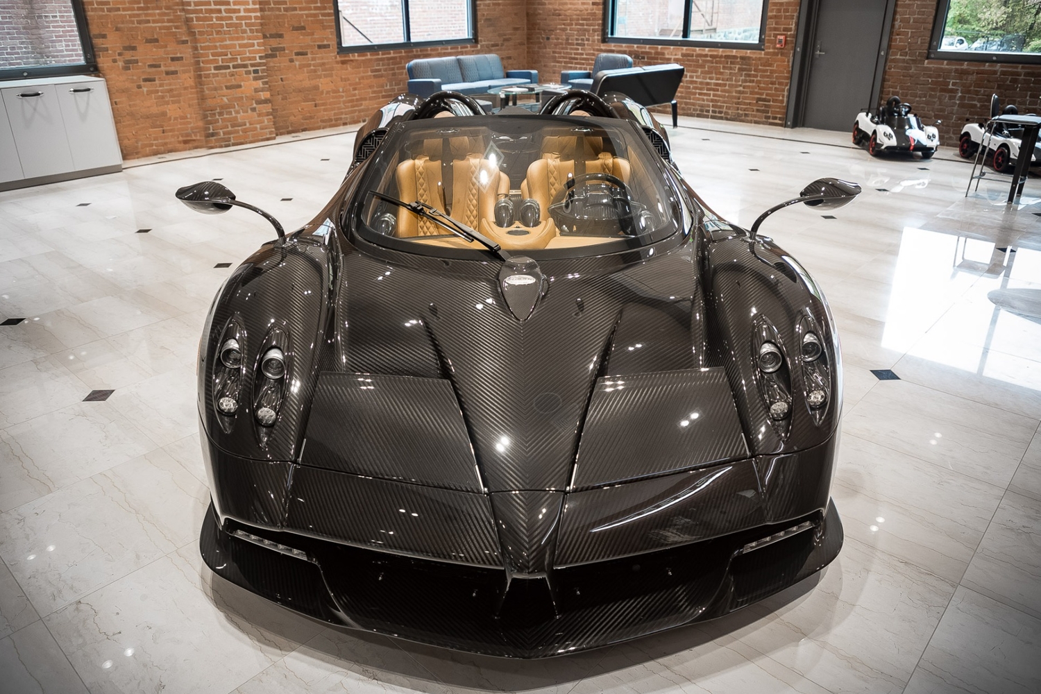 A Huayra Roadster már sokkal inkább szobor, mint autó 4