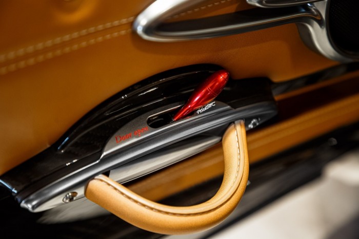 A Huayra Roadster már sokkal inkább szobor, mint autó 7