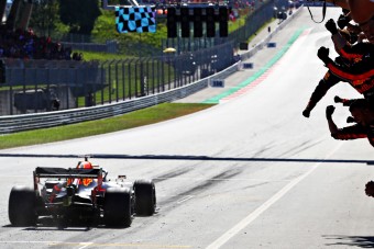 F1: Kísérleti futamokkal indulhat az idény