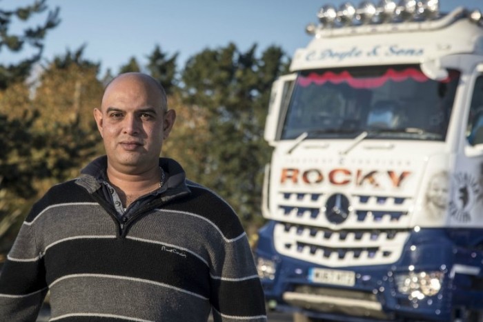 Nem akármiért került rá Rocky Balboa erre a dömperre 1 Nem akármiért került rá Rocky Balboa erre a dömperre 1
