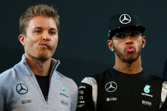 F1: Hamilton ismét levegőnek nézte Rosberget