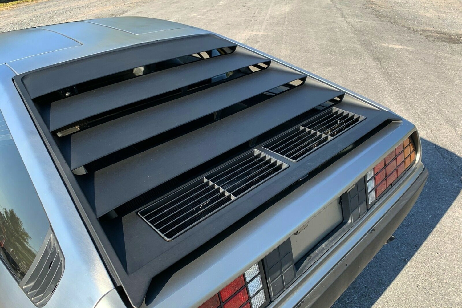 Igazi időgép a kevesebb mint 2000 km-t futott DeLorean 7