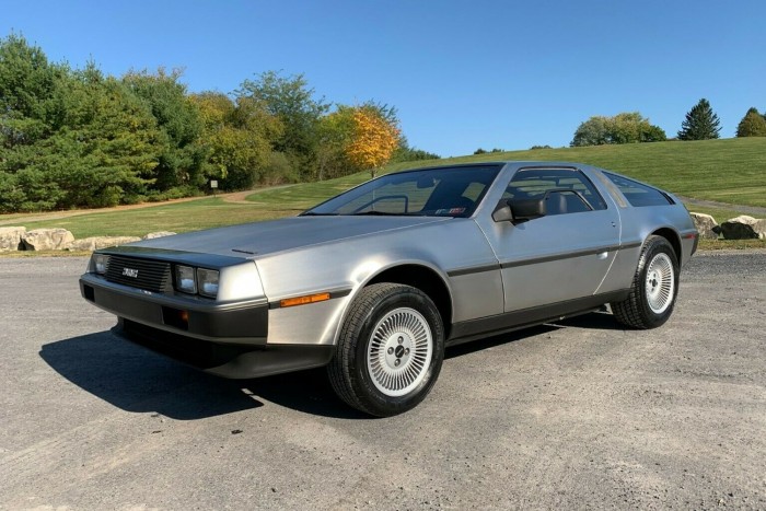 Igazi időgép a kevesebb mint 2000 km-t futott DeLorean