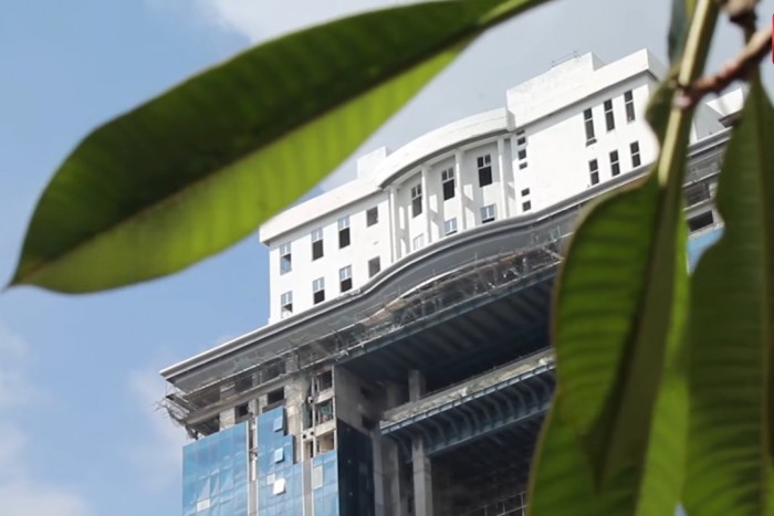 Felhőkarcoló tetejére húzták fel a Fehér Házat, de sosem készült el