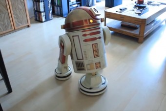 Ez a droid mindig tisztán tarja gazdája lakását