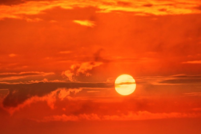 Takaréklángon süt a Nap a tudósok szerint