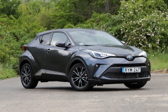 Toyota, négyliteres fogyasztással – C-HR 1,8 hibrid teszt