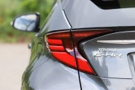 Toyota, négyliteres fogyasztással – C-HR 1,8 hibrid teszt 46