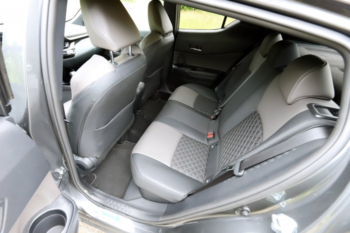 Toyota, négyliteres fogyasztással – C-HR 1,8 hibrid teszt 6 Toyota, négyliteres fogyasztással – C-HR 1,8 hibrid teszt 6