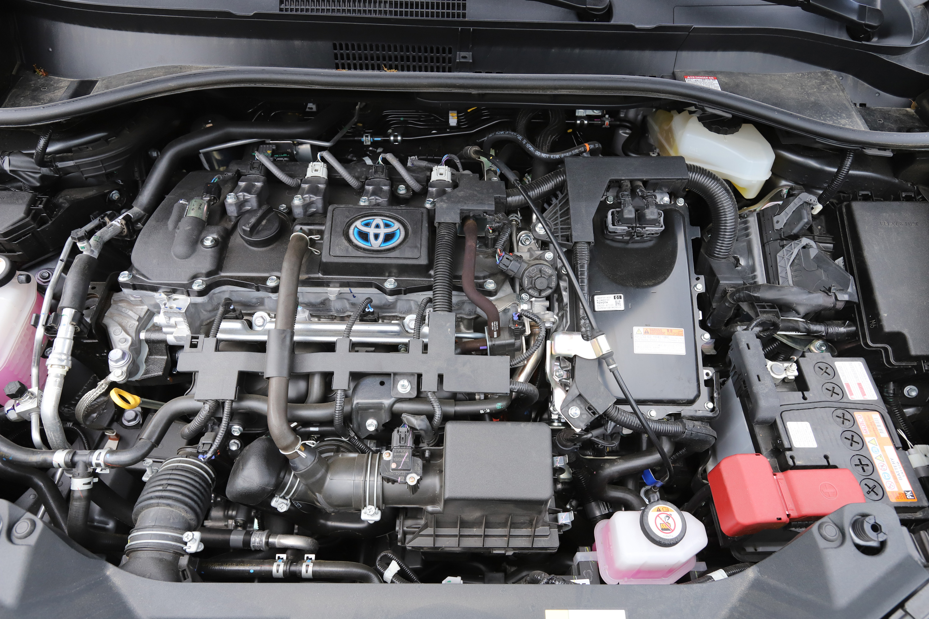 Toyota, négyliteres fogyasztással – C-HR 1,8 hibrid teszt 32