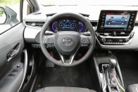 Lehet valami sportos 5 literes fogyasztással? – Toyota Corolla GR Sport 51